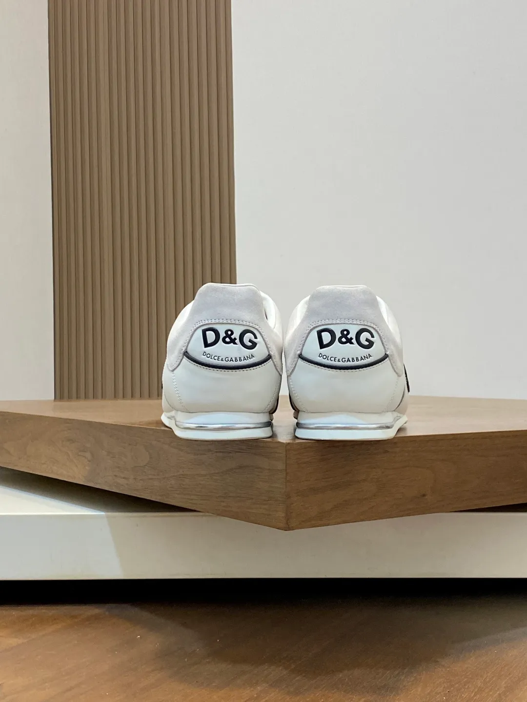 Men's shoes💰740 Dolce&Gabbana DG Cushion calfskin skate shoes｜Embellished with DG logo｜Lightweight, grippy two-tone TPU outsole adopts innovative design to provide excellent performance｜Jacquard label adds timeless style｜Original imported cowhide｜Multiple material splicing design｜Imported cowhide lining Cowhide foot pads｜Original TPU two-color elastic outsole Size: 39-44 (customized at 38.45.46)